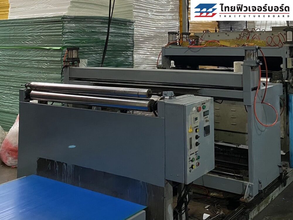 ThaiFutureBoardCuttingMachine